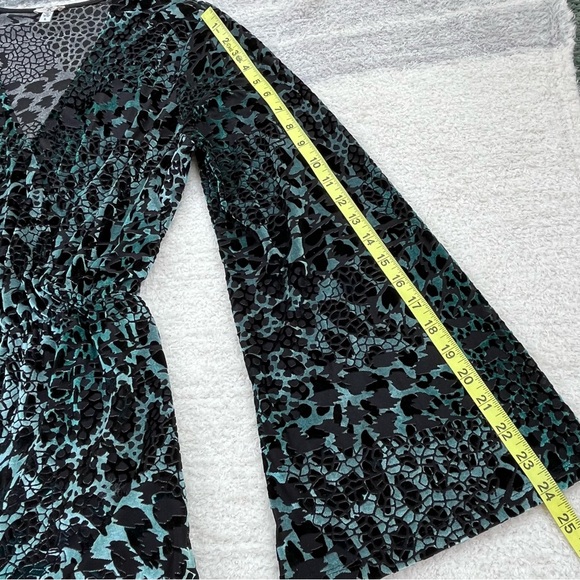 Chic Ecoleé burnout velvet Leopard Print Romper - Picture 6 of 10